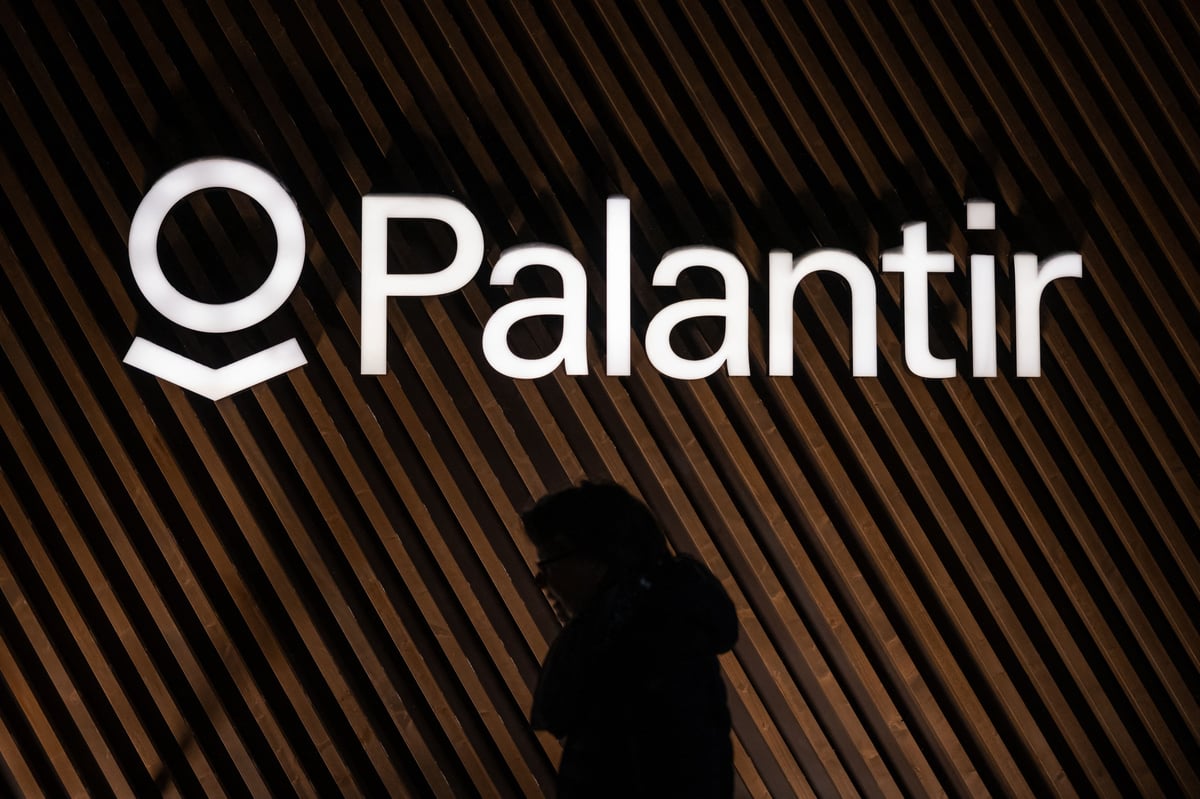Should You Buy Palantir Stock Hand Over Fist After Its Sell-Off?